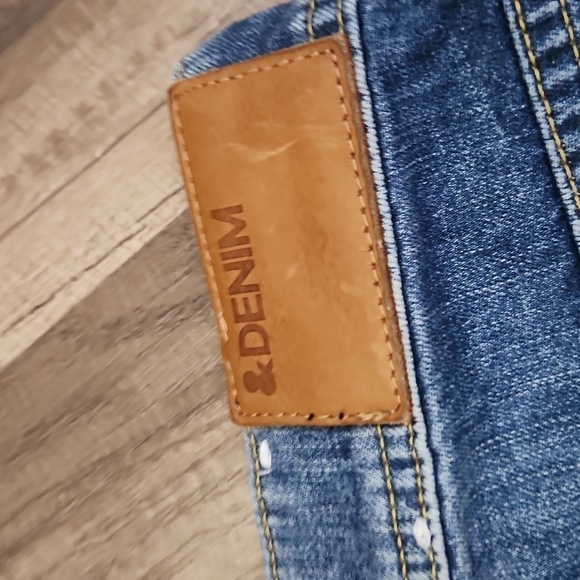 H & M DENIM Distressed Shorts size 6 - Picture 6 of 6